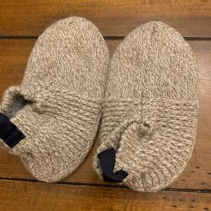 Bombas toddler gripper slippers size T 5-7